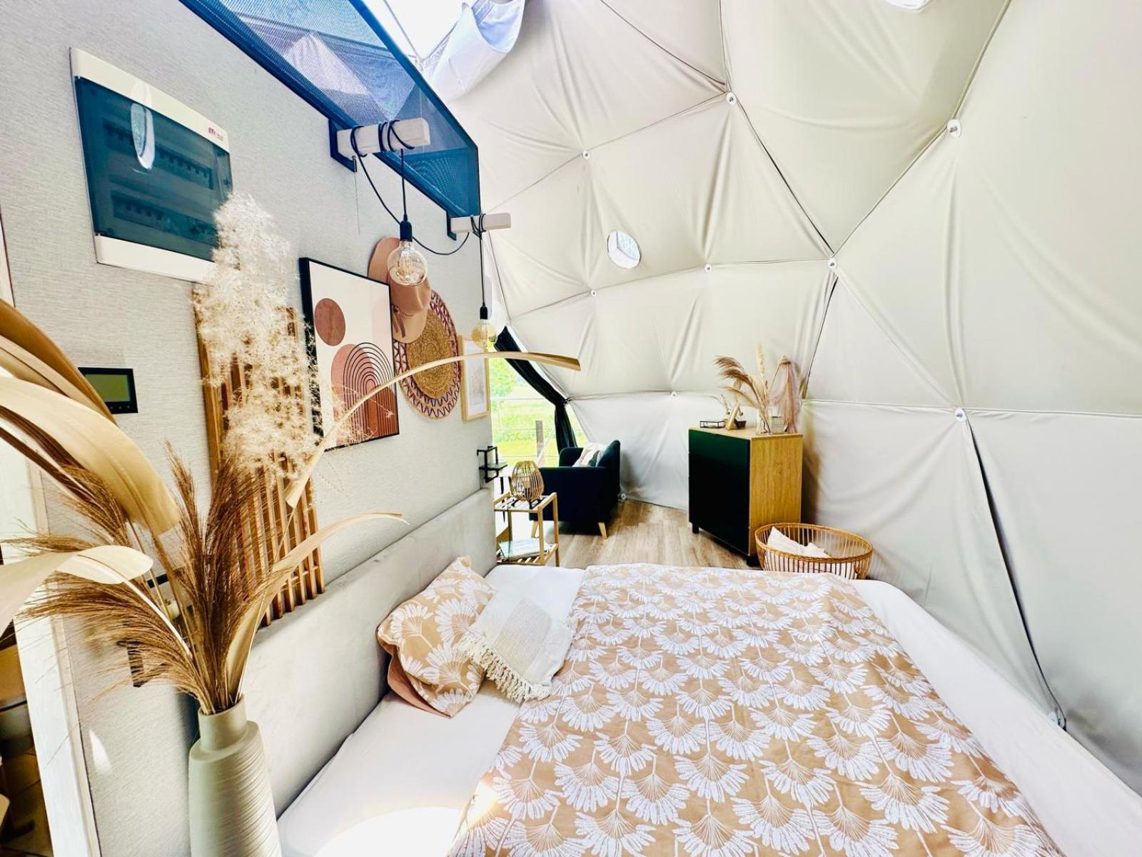 Glampingsantoczno Villa Exteriör bild